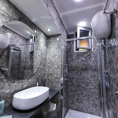 아파트 Spaccahouse